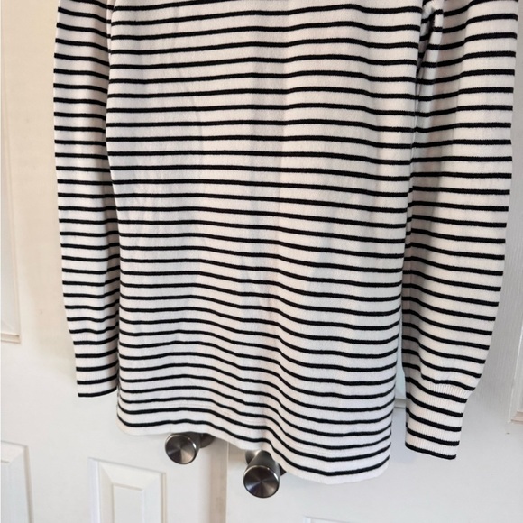 French Connection Black and White Striped Cowl Neck Sweater Size Medium - Picture 7 of 7